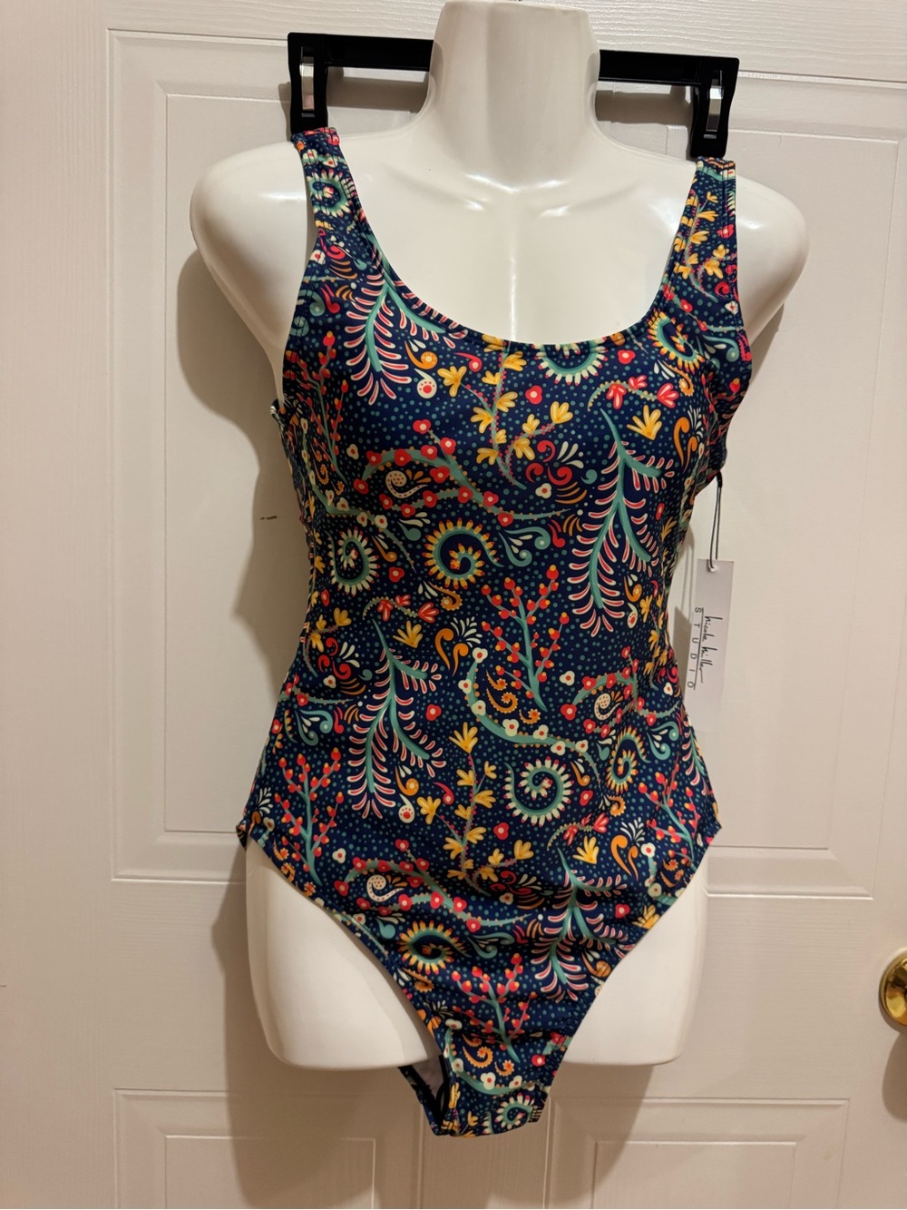 Nicole Miller Sz S Navy Floral One-Piece Swimsuit NWT😊😊